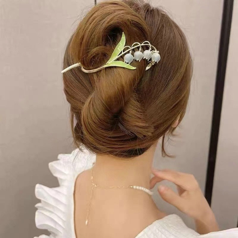 dainty-floral-hair-claw-clip-7-claws-coquette-accessories-accessory-kawaii-babe-461.jpg
