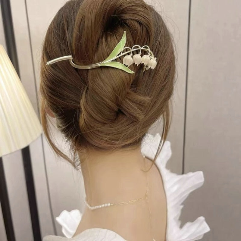 dainty-floral-hair-claw-clip-8-claws-coquette-accessories-accessory-kawaii-babe-555.jpg