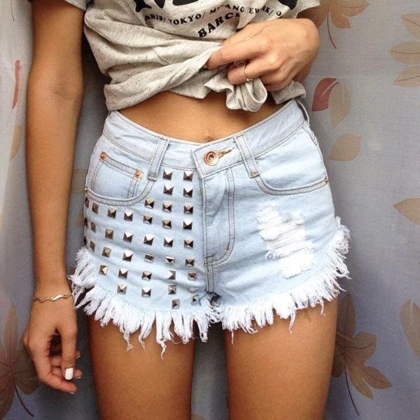 Short en jean clouté