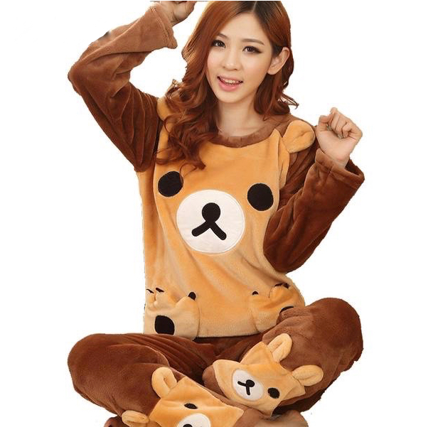Ensemble pyjama pelucheux bébé ours